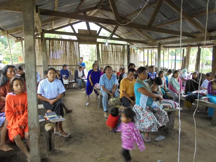Los hermanos están de fiesta - Quemisantajeitatsiri iveshireajeita